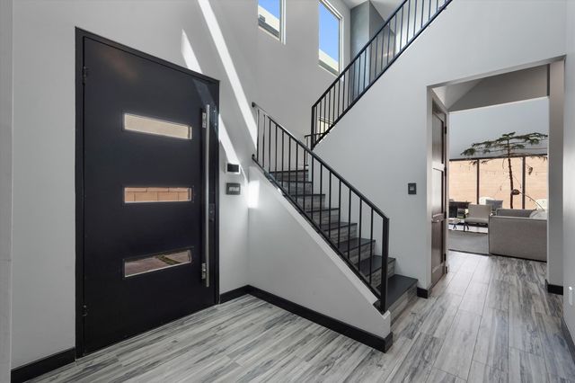 8832 Silver Oak Lane NE, Albuquerque, NM 87113