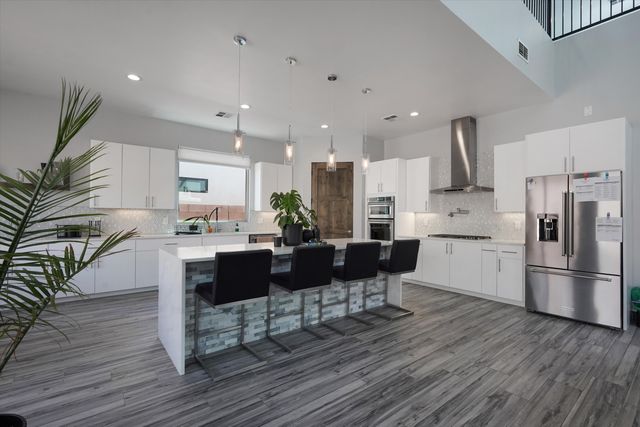 8832 Silver Oak Lane NE, Albuquerque, NM 87113