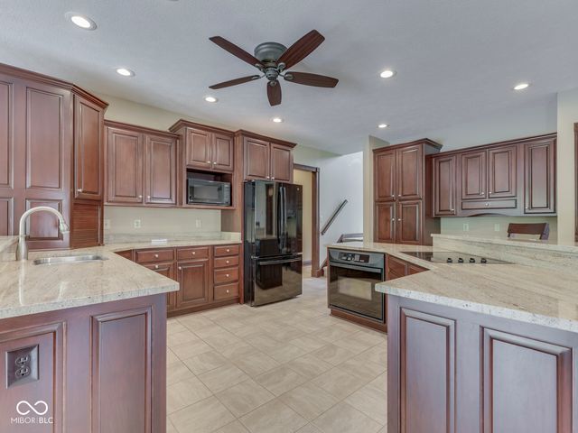 20 Forrests Edge Court, Indianapolis, IN 46227