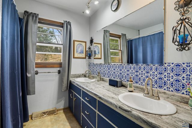 2709 CAMERON DR, Rapid City, SD 57702