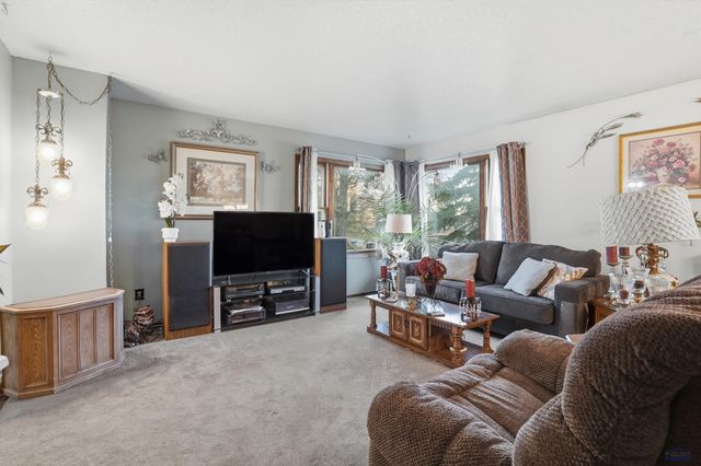 2709 CAMERON DR, Rapid City, SD 57702