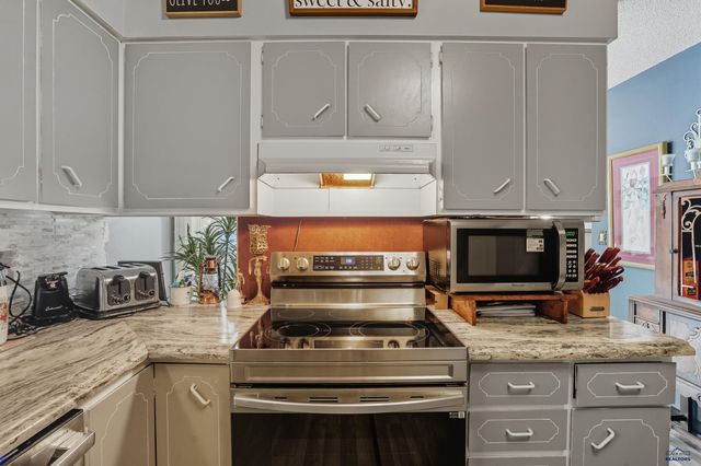 2709 CAMERON DR, Rapid City, SD 57702