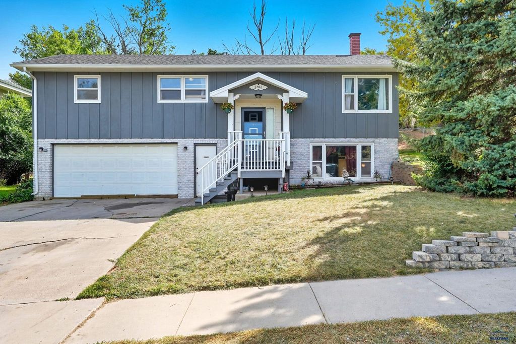 2709 CAMERON DR, Rapid City, SD 57702