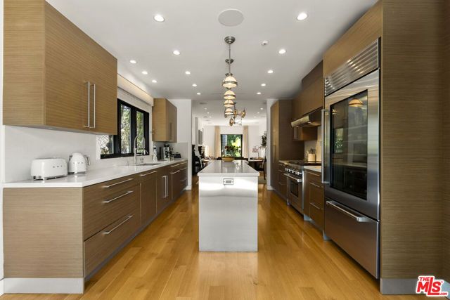 812 N Harper Avenue, Los Angeles, CA 90046