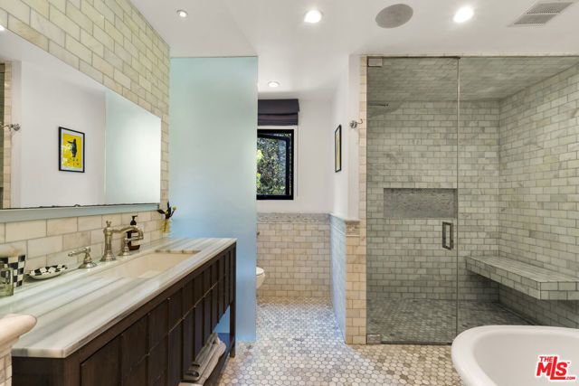 812 N Harper Avenue, Los Angeles, CA 90046
