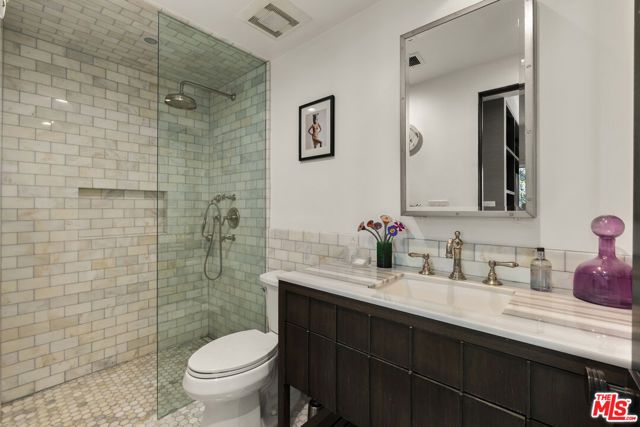 812 N Harper Avenue, Los Angeles, CA 90046