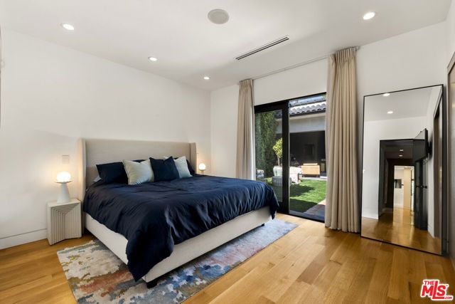 812 N Harper Avenue, Los Angeles, CA 90046