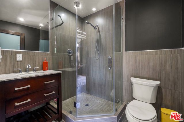 812 N Harper Avenue, Los Angeles, CA 90046