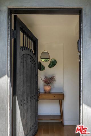 812 N Harper Avenue, Los Angeles, CA 90046