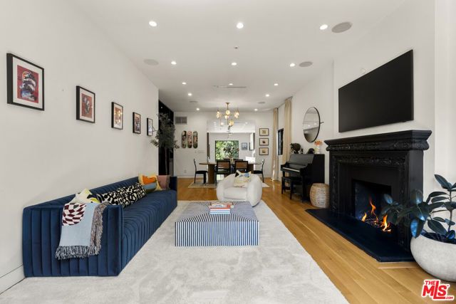812 N Harper Avenue, Los Angeles, CA 90046