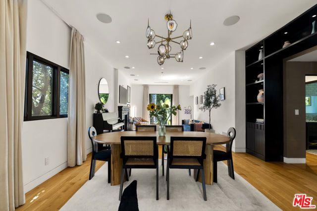 812 N Harper Avenue, Los Angeles, CA 90046