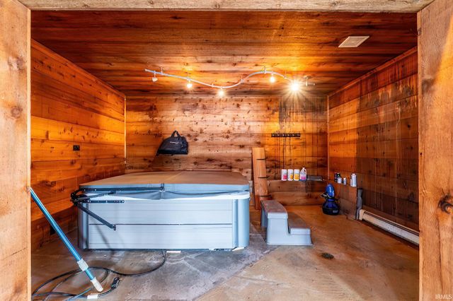 15128 Wesley Chapel Road, Churubusco, IN 46723