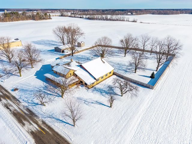 15128 Wesley Chapel Road, Churubusco, IN 46723