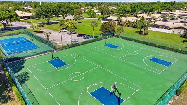 5644 Eagle Lake Dr, Palm Beach Gardens, FL 33418