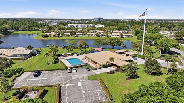 5644 Eagle Lake Dr, Palm Beach Gardens, FL 33418