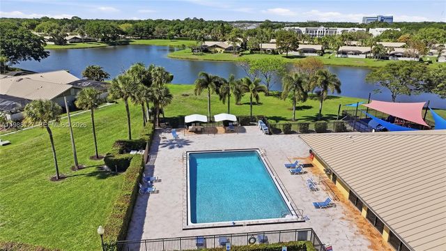 5644 Eagle Lake Dr, Palm Beach Gardens, FL 33418