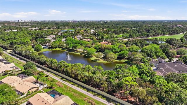 5644 Eagle Lake Dr, Palm Beach Gardens, FL 33418