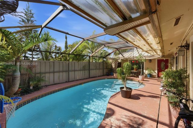 5644 Eagle Lake Dr, Palm Beach Gardens, FL 33418