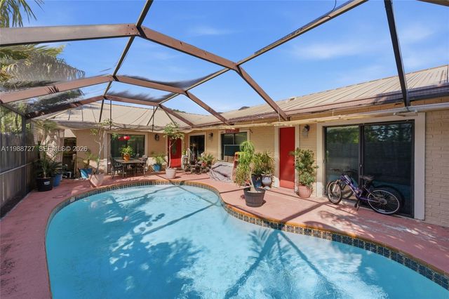 5644 Eagle Lake Dr, Palm Beach Gardens, FL 33418