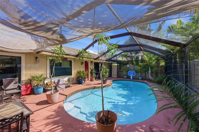 5644 Eagle Lake Dr, Palm Beach Gardens, FL 33418