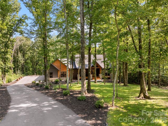 80 Maple Grove Court, Hendersonville, NC 28792