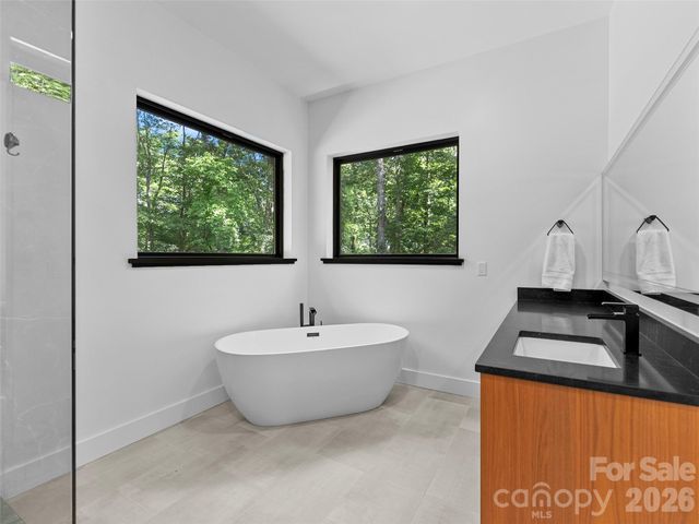 80 Maple Grove Court, Hendersonville, NC 28792