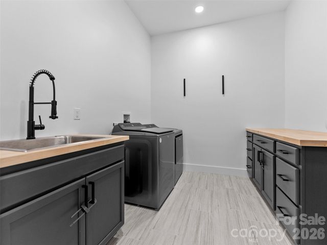 80 Maple Grove Court, Hendersonville, NC 28792