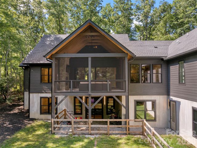 80 Maple Grove Court, Hendersonville, NC 28792