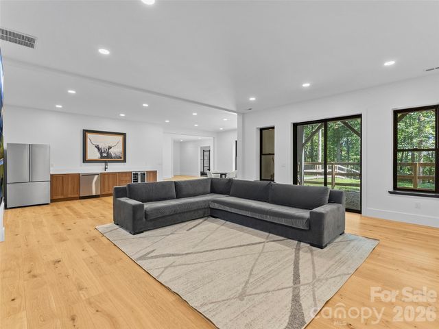 80 Maple Grove Court, Hendersonville, NC 28792