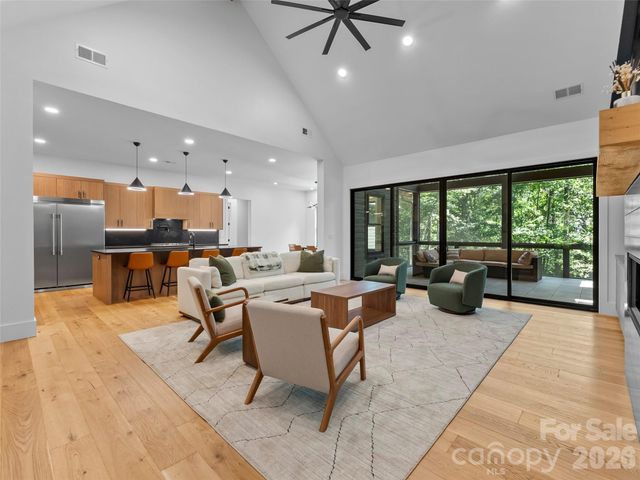 80 Maple Grove Court, Hendersonville, NC 28792