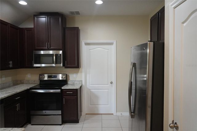 2212 LENNOX DALE LANE, Brandon, FL 33510