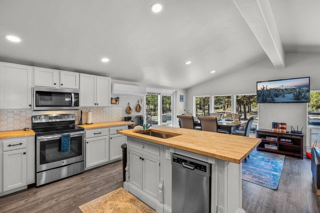 102 Hackett Drive, La Pine, OR 97739