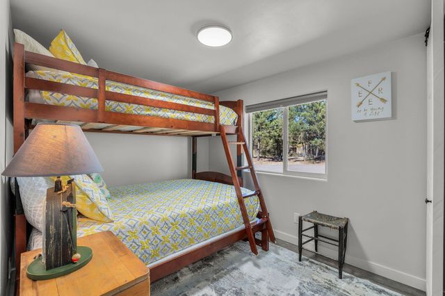 102 Hackett Drive, La Pine, OR 97739