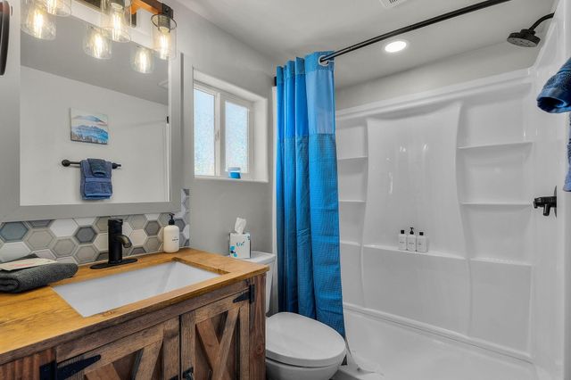 102 Hackett Drive, La Pine, OR 97739