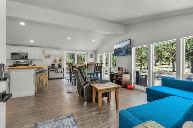 102 Hackett Drive, La Pine, OR 97739