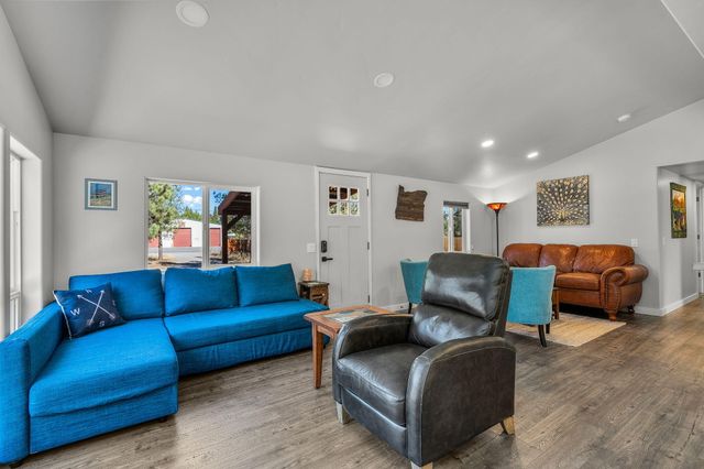 102 Hackett Drive, La Pine, OR 97739
