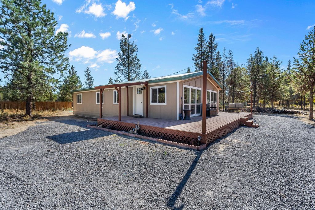 102 Hackett Drive, La Pine, OR 97739