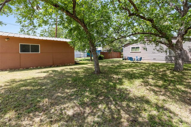 2711 Elizabeth Drive, Brownwood, TX 76801
