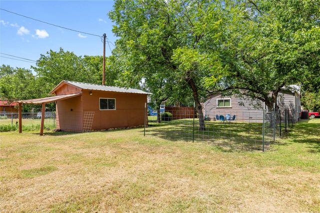 2711 Elizabeth Drive, Brownwood, TX 76801