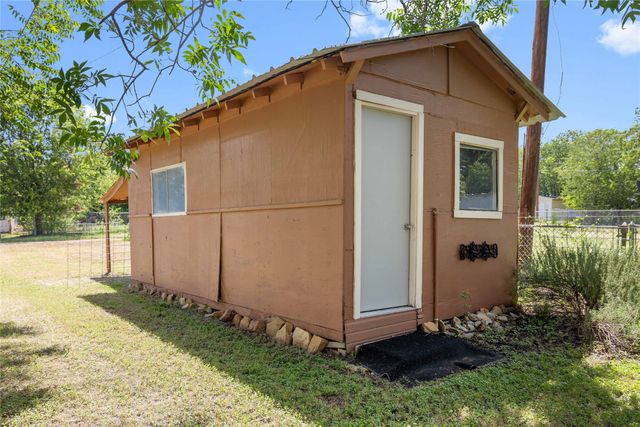 2711 Elizabeth Drive, Brownwood, TX 76801