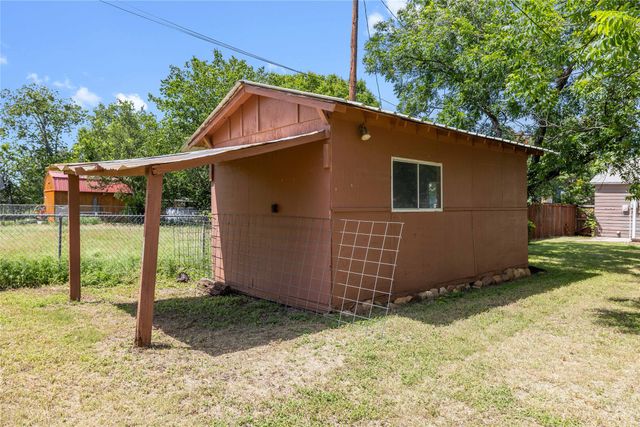 2711 Elizabeth Drive, Brownwood, TX 76801