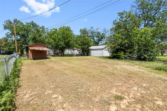 2711 Elizabeth Drive, Brownwood, TX 76801
