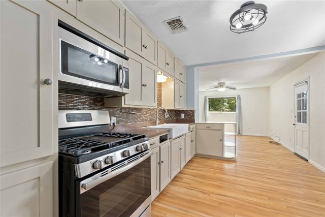 2711 Elizabeth Drive, Brownwood, TX 76801