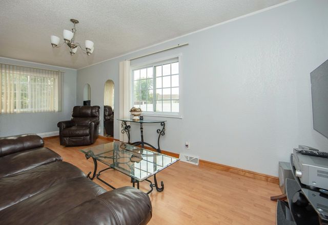 2215 Sager, Waterloo, IA 50701