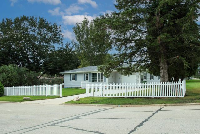 2215 Sager, Waterloo, IA 50701