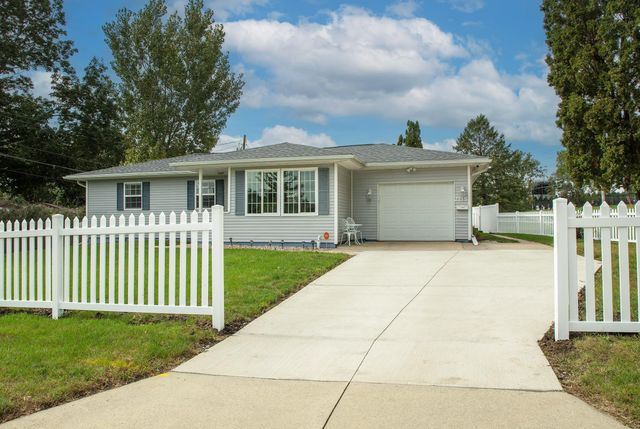 2215 Sager, Waterloo, IA 50701