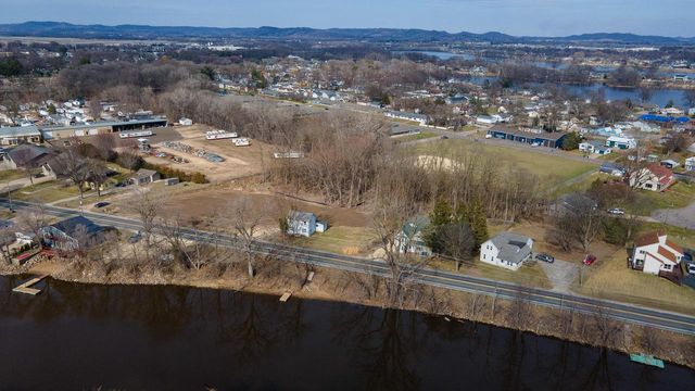 1626 LAKESHORE DRIVE, La Crosse, WI 54603