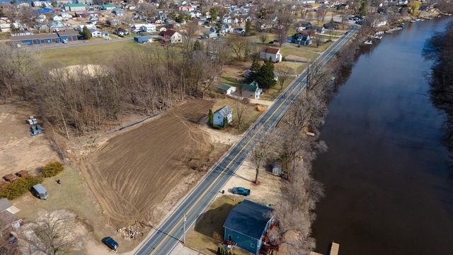 1626 LAKESHORE DRIVE, La Crosse, WI 54603