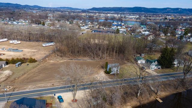 1626 LAKESHORE DRIVE, La Crosse, WI 54603