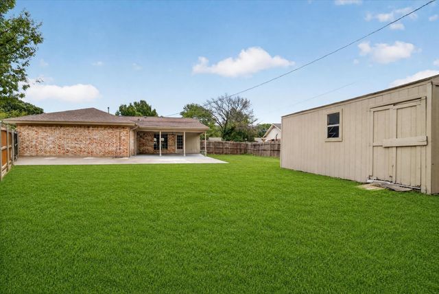 5817 Stone Drive, North Richland Hills, TX 76180
